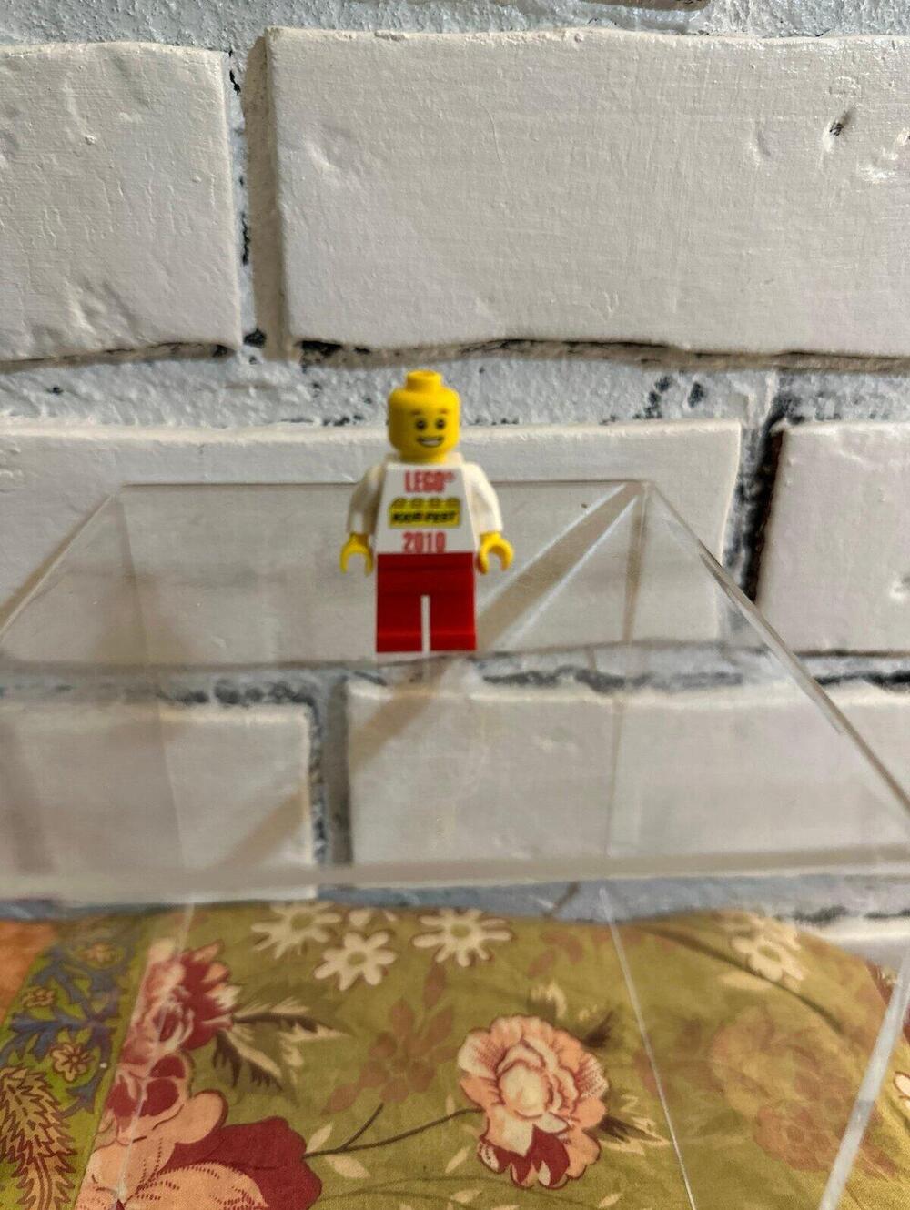 LEGO Festival Minifigure Lot (2010 Era) – Rare Collectible Figures